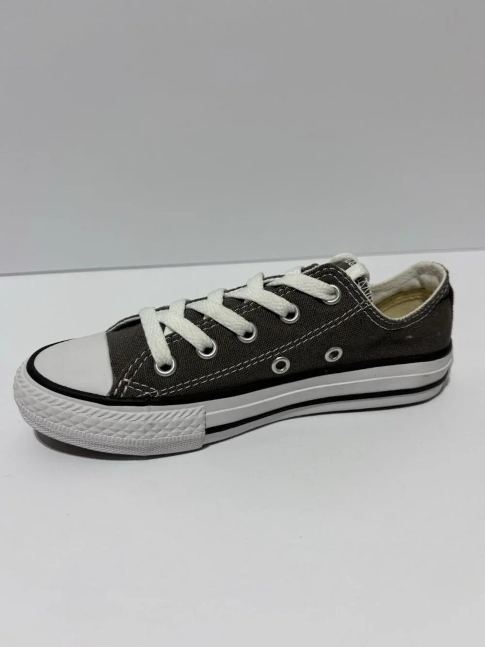 Converse Kids’ Chuck Taylor All Star Lo Top Sneakers, Girls’ Size 12.5 M